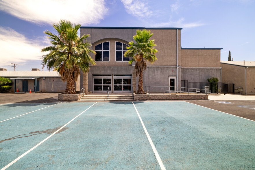 More Photos Of 44339 Beech Ave, Lancaster Schools For Lease