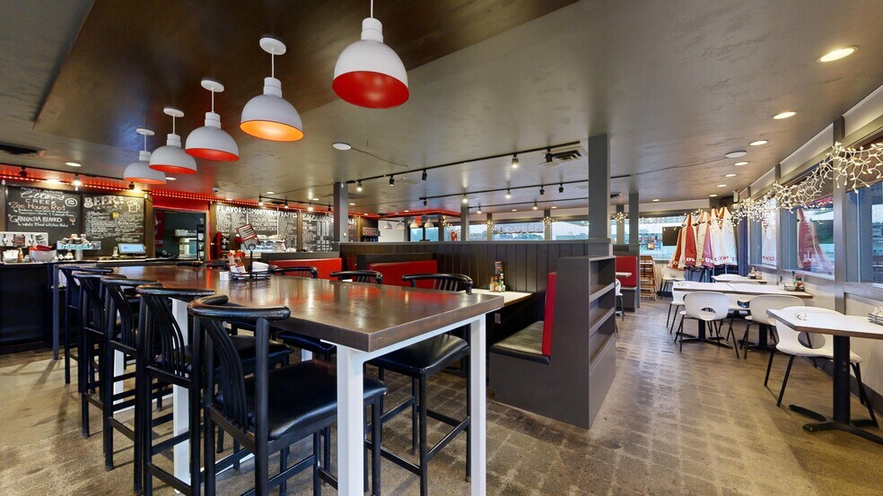 More Photos Of 1005 E Main St, Pullman Restaurant For Sale