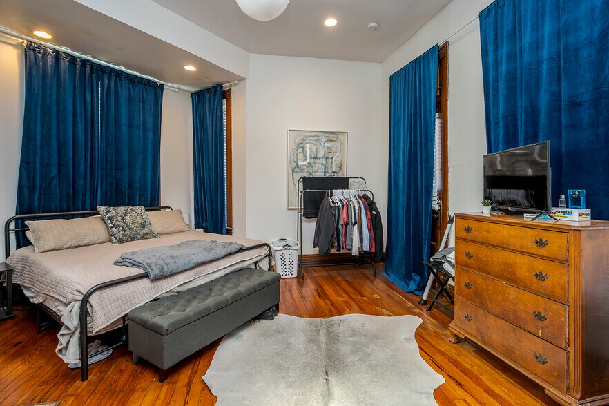 More Photos Of 199 E Loudon Ave, Lexington Office Residential For Sale
