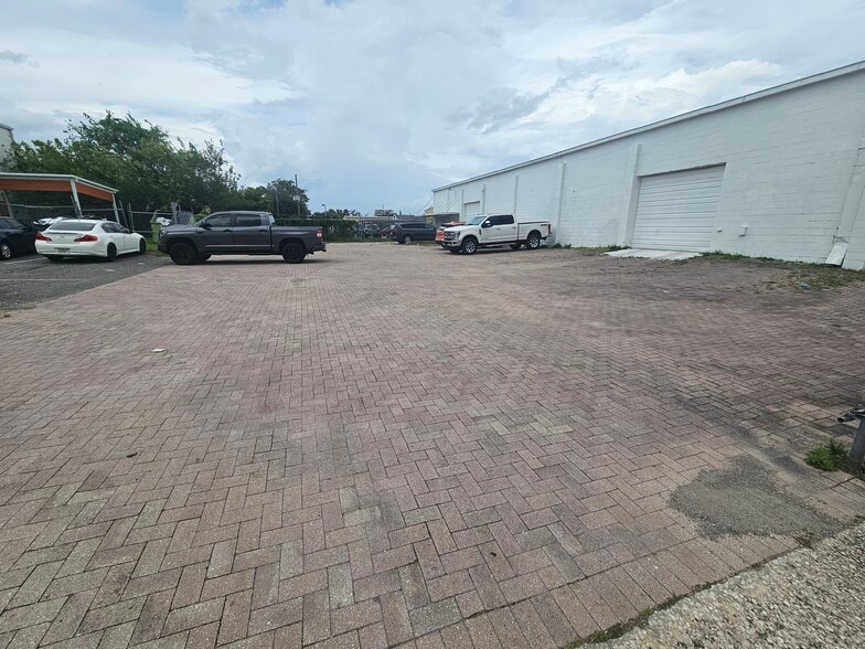 More Photos Of 2698 S Orange Blossom Trl, Orlando Warehouse For Sale