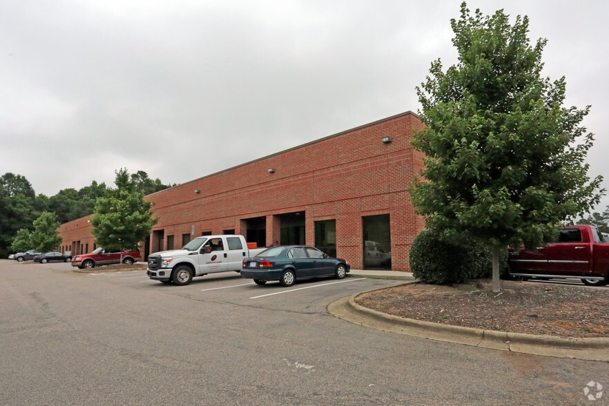 More Photos Of 100-118 Kitty Hawk Dr, Morrisville Showroom For Lease