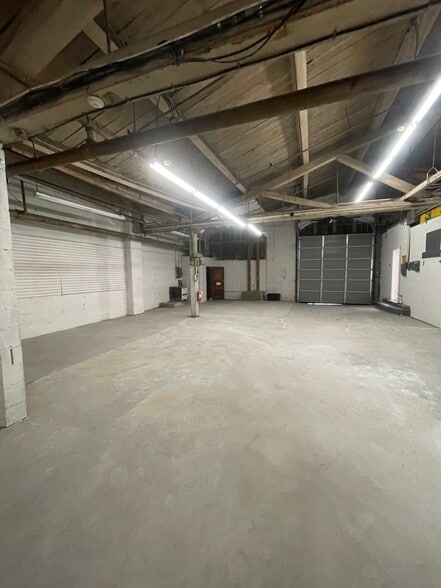 More Photos Of 1901 W Courtland St, Philadelphia Manufacturing For Sale