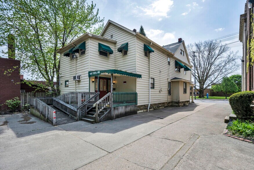 More Photos Of 6318 Lorain Ave, Cleveland Loft Creative Space For Sale