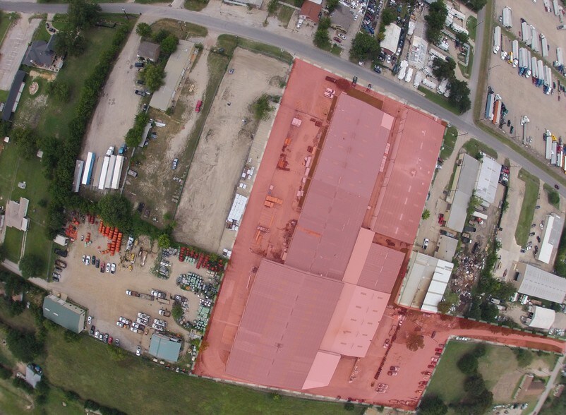 More Photos Of 11218 Limestone Dr, Balch Springs Warehouse For Lease