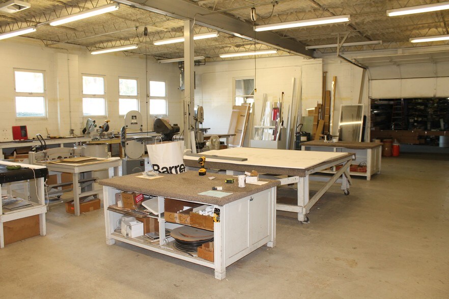 More Photos Of 1256 W Sharon Rd, Cincinnati Warehouse For Sale