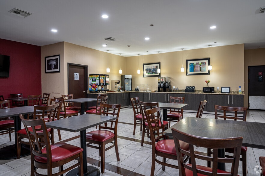 More Photos Of 925 Highway 332, Lake Jackson Hotel For Sale