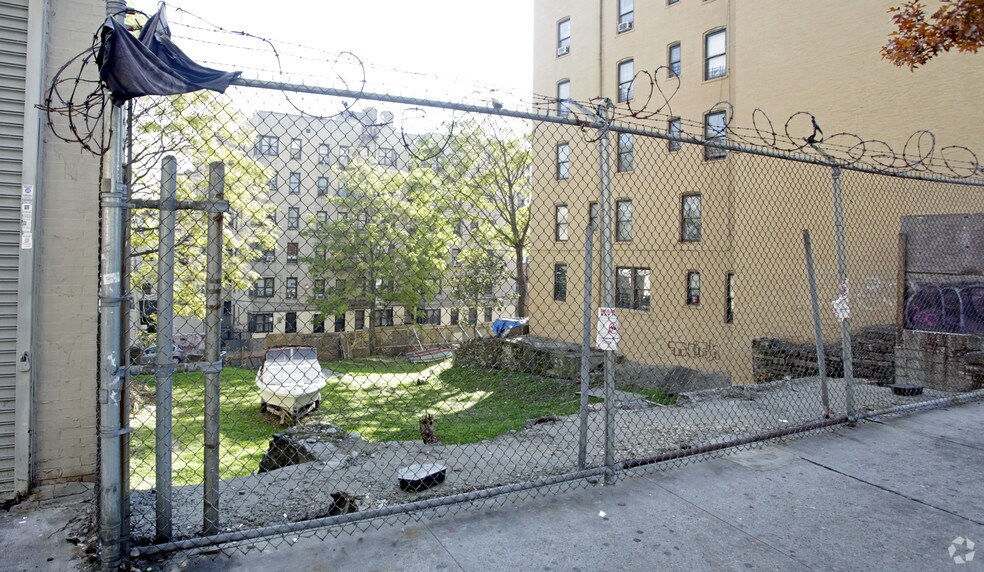 More Photos Of 2556-2560 Briggs Ave, Bronx Land For Sale