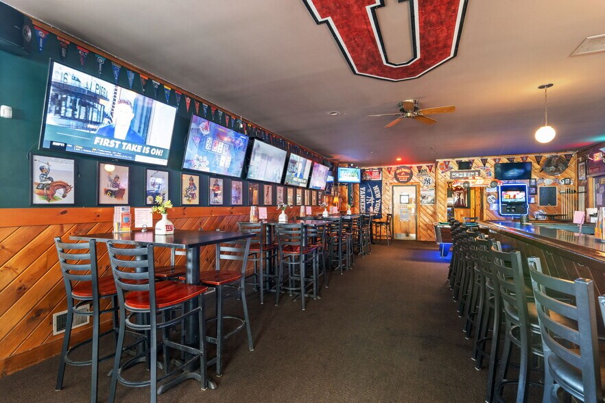 More Photos Of 1524 Van Vranken Ave, Schenectady Bar For Sale