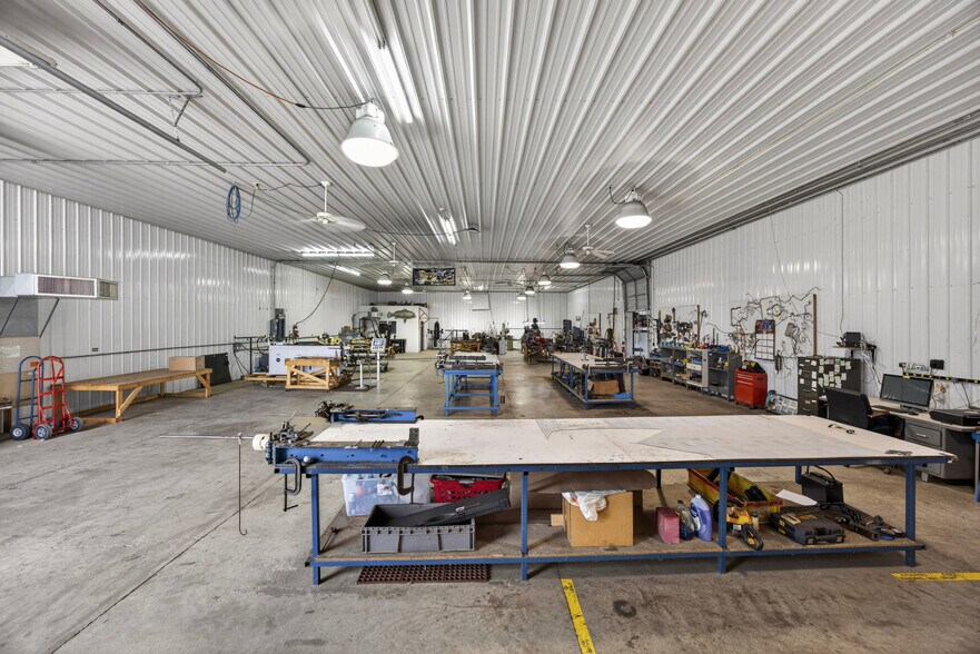 More Photos Of 169 Greystone Dr, Crossville Industrial For Sale