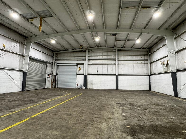 More Photos Of 1804 Concept Ct, Daytona Beach Distribution For Lease