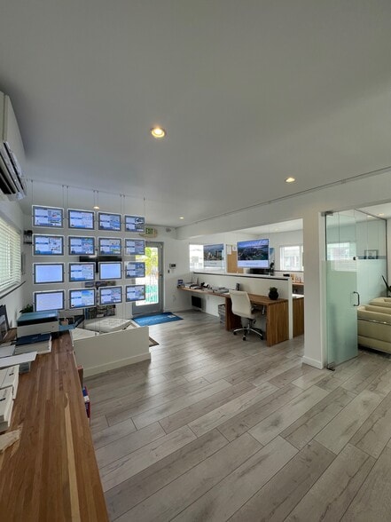 More Photos Of 6318 Biscayne Blvd, Miami General Retail For Lease