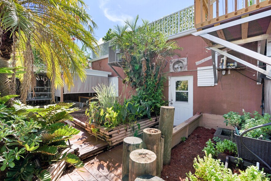 More Photos Of 100636 Overseas Hwy, Key Largo Storefront Retail Residential For Sale