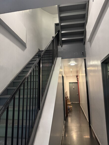 More Photos Of 280 Manhattan Ave, New York Apartments For Sale