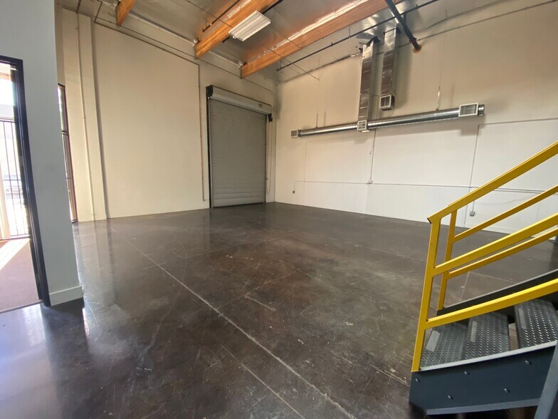 More Photos Of 9027 Canoga Ave, Canoga Park Manufacturing For Lease