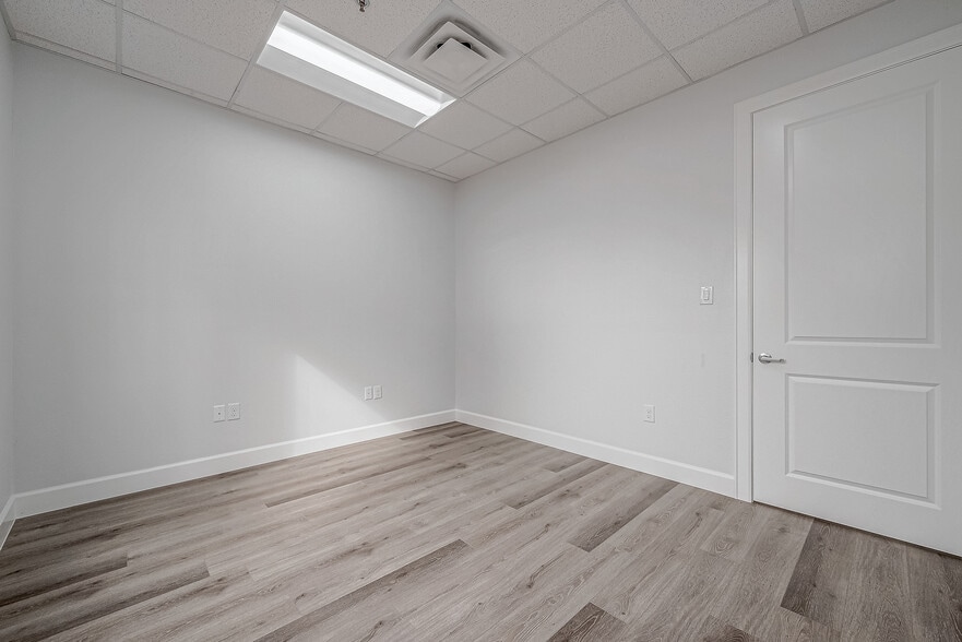 More Photos Of 18707 Mueschke Rd, Cypress Office For Lease