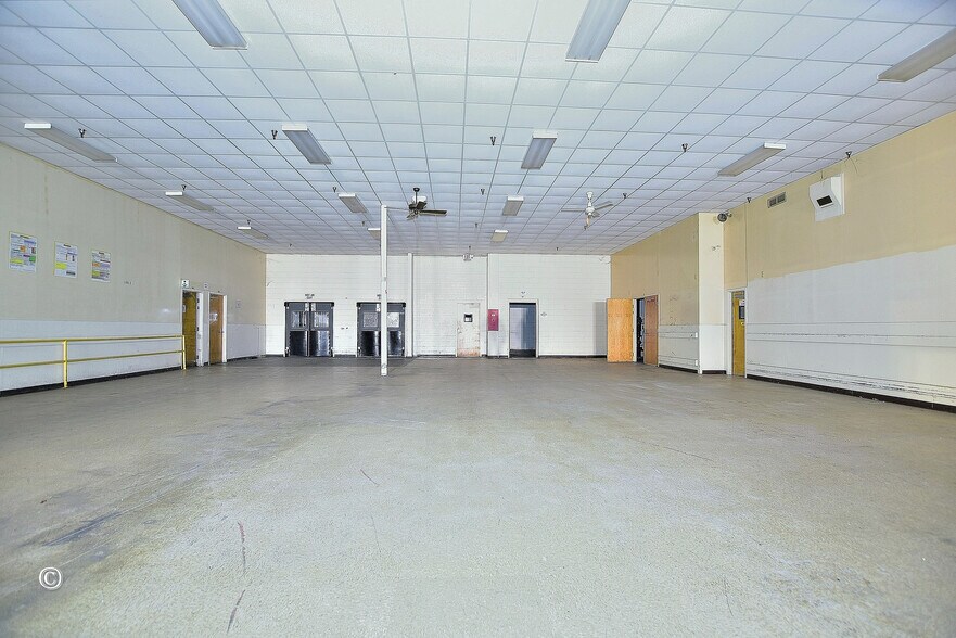 More Photos Of 928 Wright Dr, Columbus General Retail For Sale