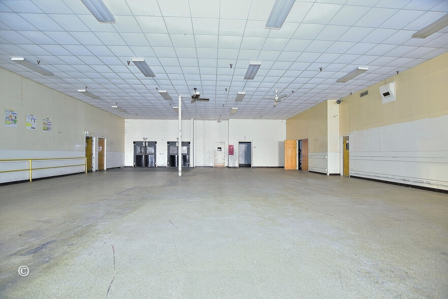 More Photos Of 928 Wright Dr, Columbus General Retail For Sale