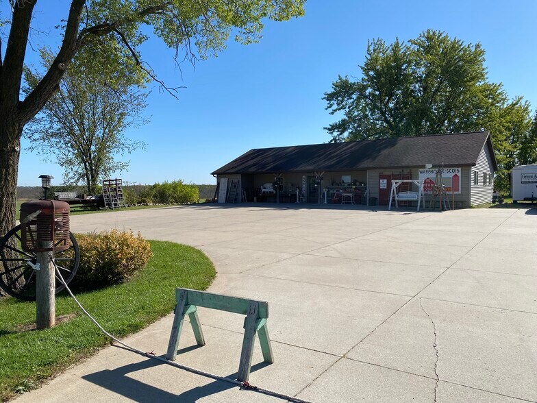 More Photos Of W2003 State Road 21, Berlin Daycare Center For Sale