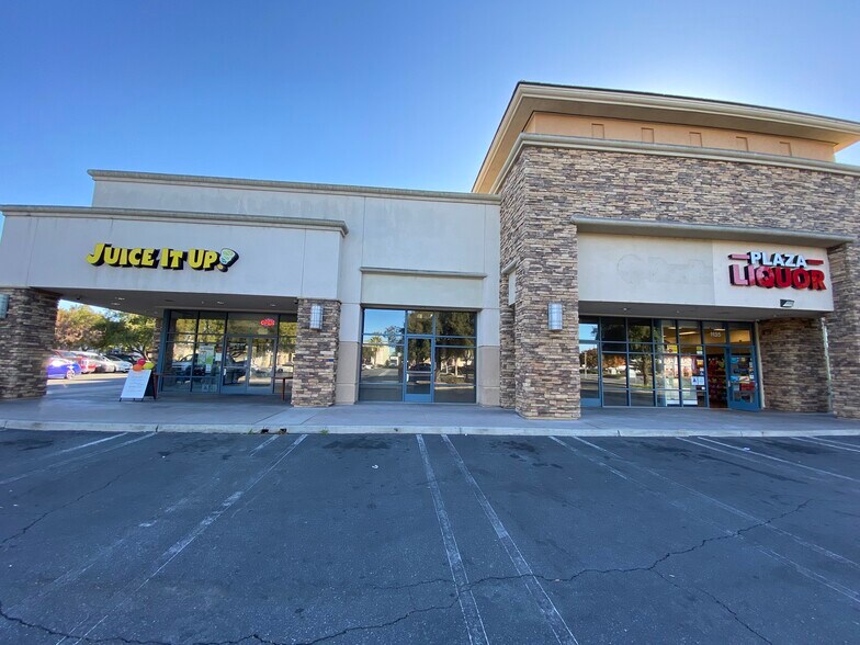 More Photos Of 1127-1135 S Sanderson Ave, Hemet Storefront Retail Office For Lease