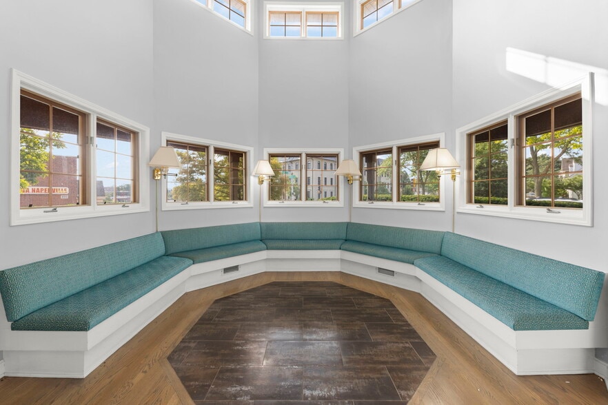 More Photos Of 405 S Main St, Naperville Medical For Lease