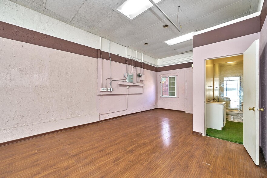 More Photos Of 115 N Western Ave, Los Angeles Storefront For Sale