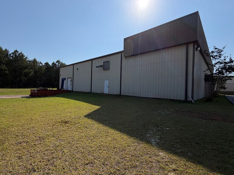 More Photos Of 524 Golf Course Rd, Tallapoosa Warehouse For Lease
