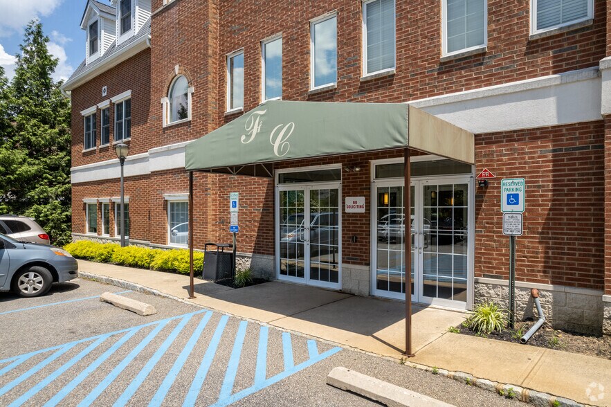 More Photos Of 83 South St, Freehold Medical For Lease