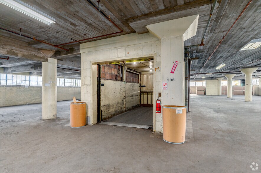 More Photos Of 117 North Ave, Youngstown Warehouse For Lease