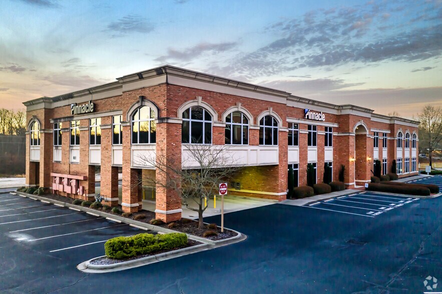 More Photos Of 108 Gateway Blvd, Mooresville Office For Lease