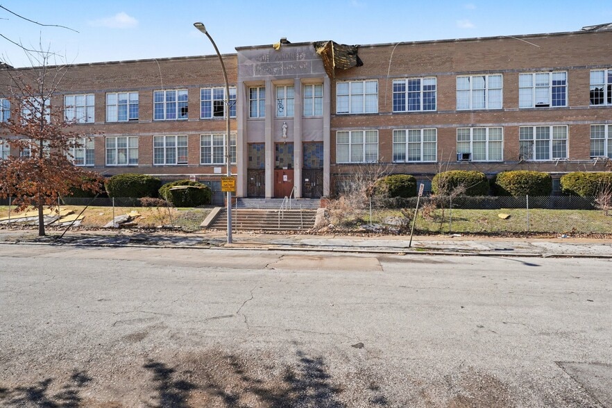 More Photos Of 4253 Clarence Blf, Saint Louis Specialty For Sale