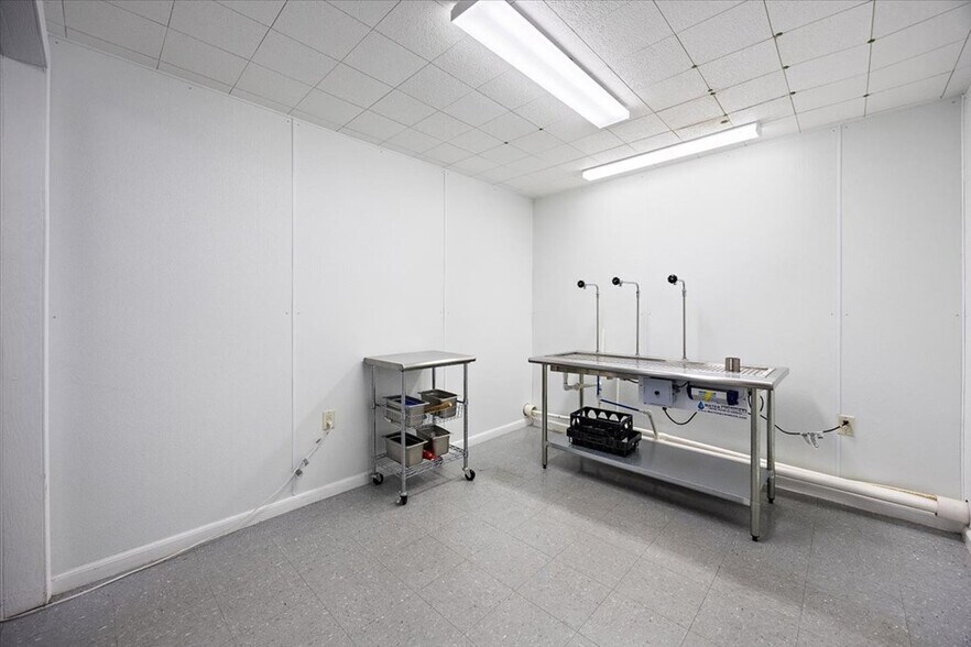 More Photos Of 100 E Borden St, Diboll Religious Facility For Sale