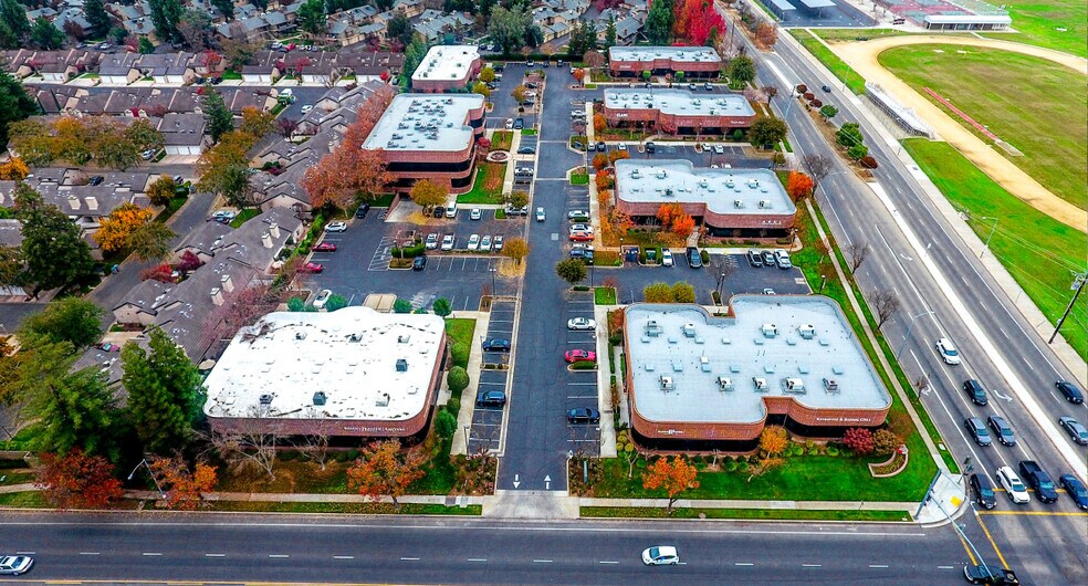 More Photos Of 7461 N 1st St, Fresno Unknown For Lease