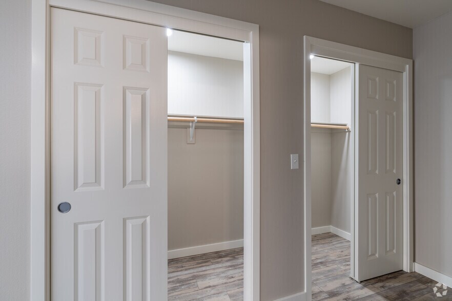 More Photos Of 2320 NW Lakeside Pl, Bend Multifamily For Sale