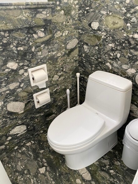 More Photos Of 3516 Sacramento St, San Francisco Storefront Retail Office For Lease