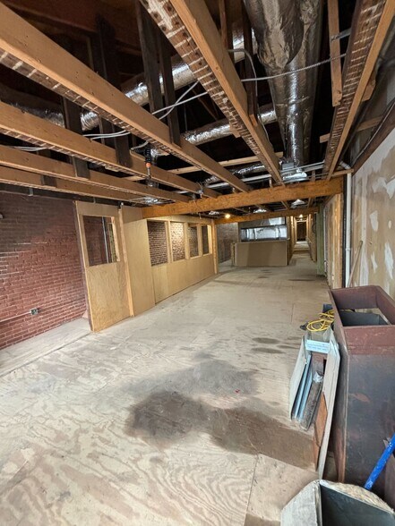 More Photos Of 531 8th St SE, Washington Restaurant For Lease