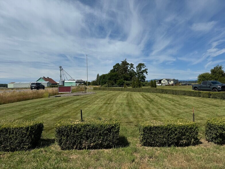 More Photos Of 14285 Laconner Whitney rd, Mount Vernon General Retail For Lease