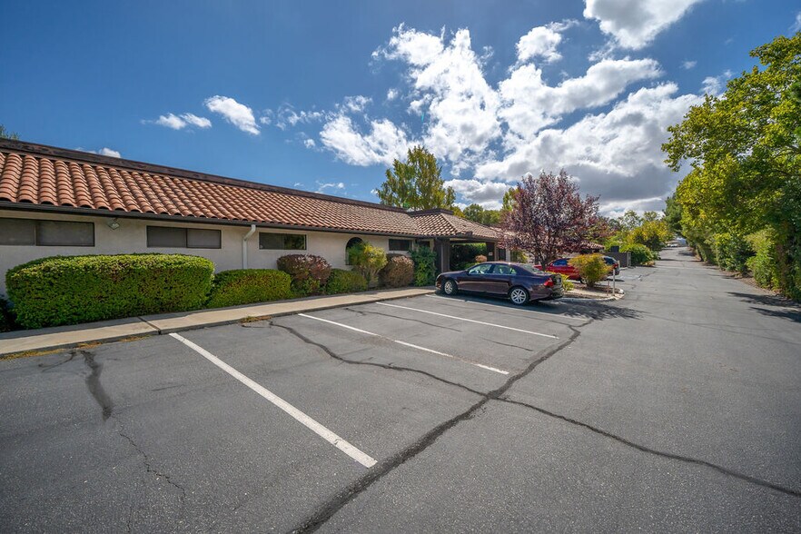 More Photos Of 1050 Las Tablas Rd, Templeton Medical For Lease