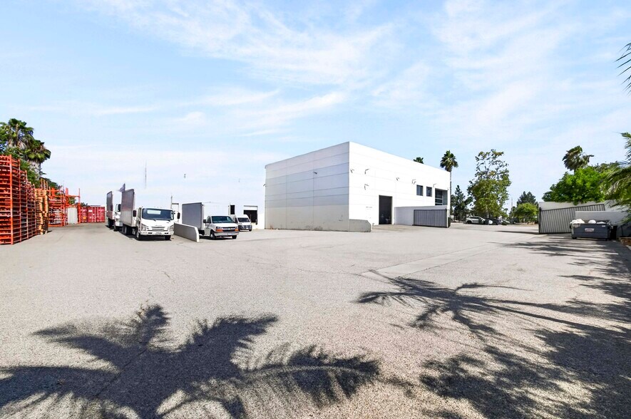 More Photos Of 13875 Live Oak Ave, Irwindale Warehouse For Sale