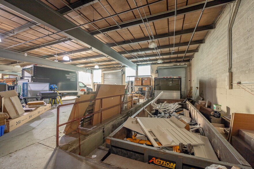 More Photos Of 4829 31st Pl, Long Island City Warehouse For Lease