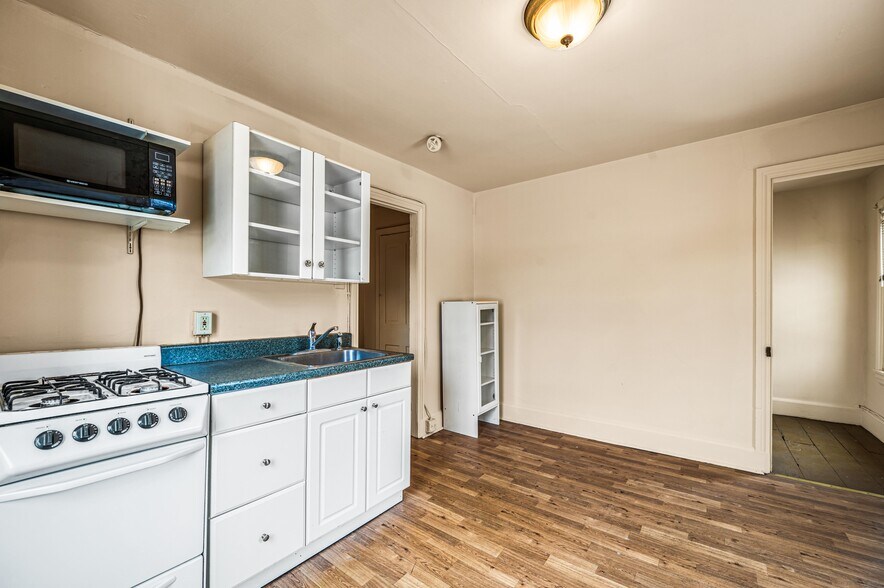 More Photos Of 1538 Bethlehem Pike, Flourtown Office For Sale
