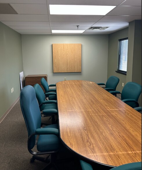 More Photos Of 11121 Canal Rd, Sharonville Flex For Lease
