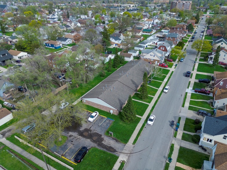 More Photos Of 1470 Paris Ave, Lincoln Park Multifamily For Sale