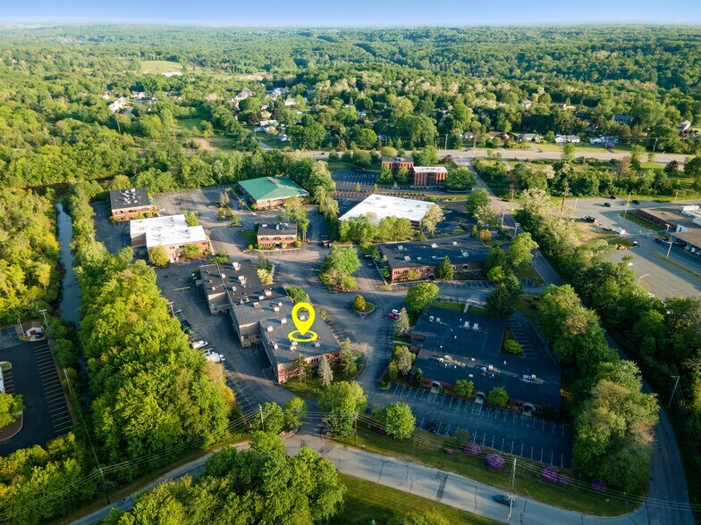 Primary Photo Of 6 Blackstone Valley Pl, Lincoln Medical For Sale