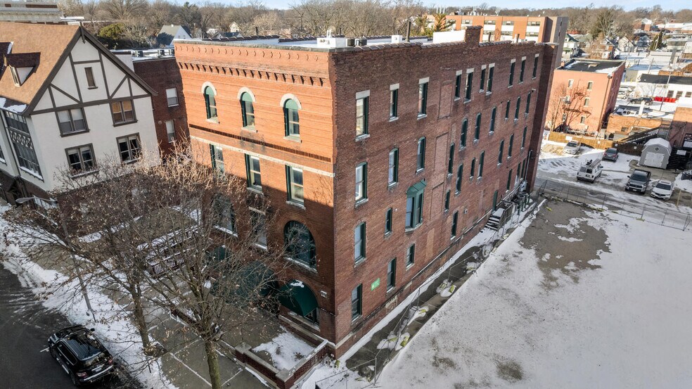 More Photos Of 112 W Hill St, Champaign Multifamily For Sale