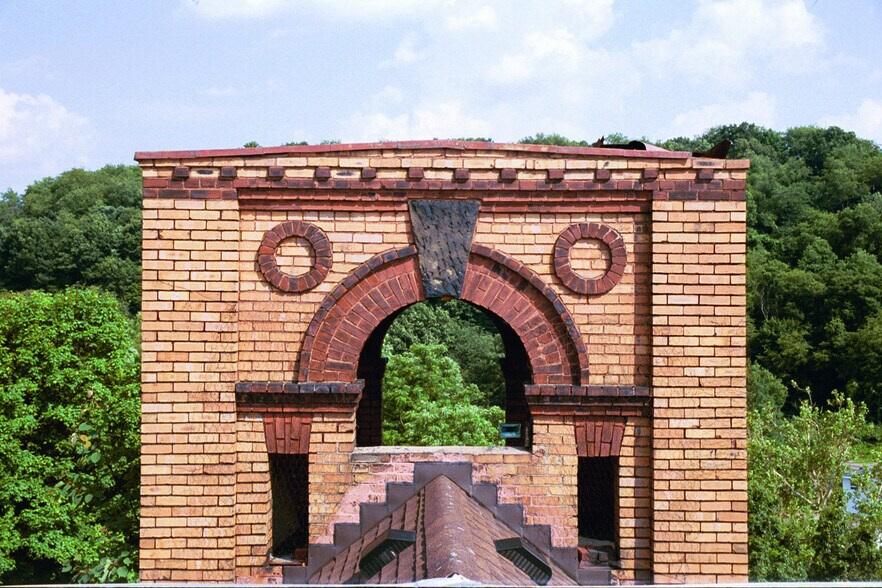 More Photos Of 25 Hastings Ave, Oakdale Apartments For Lease