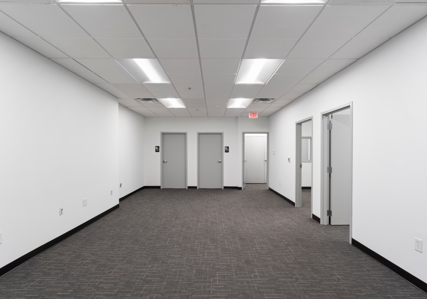 More Photos Of 1001 Bond St, Charlotte Warehouse For Lease