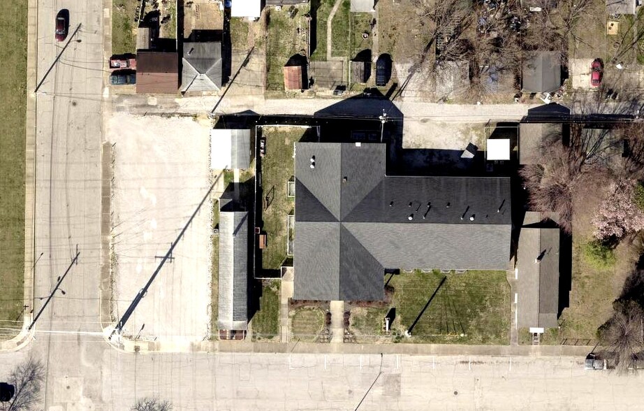 More Photos Of 2225 W Indiana St, Evansville Office Residential For Sale