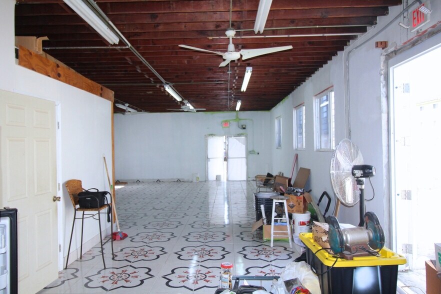 More Photos Of 34 E 9th St, Hialeah Distribution For Lease
