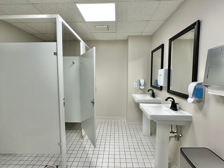 More Photos Of 9245 Calumet Ave, Munster Office For Lease