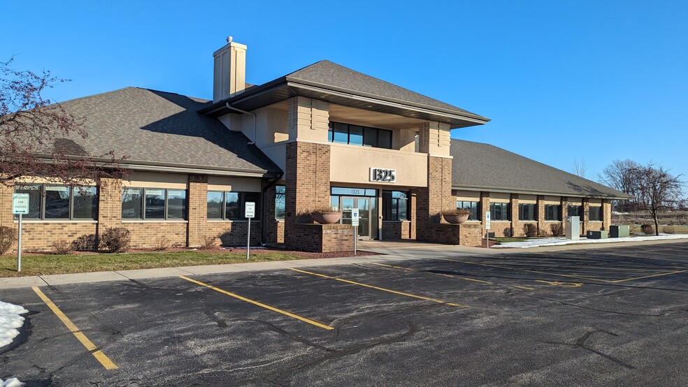 Primary Photo Of 1325 S Main St, Fond Du Lac Office For Lease